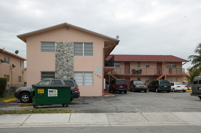 180 E 6th St in Hialeah, FL - Building Photo - Building Photo