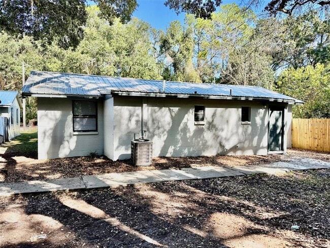 property at 643 NE Waldo Rd