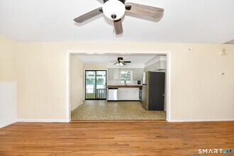 90 Mary Ellen Dr in Milford, CT - Building Photo - Building Photo