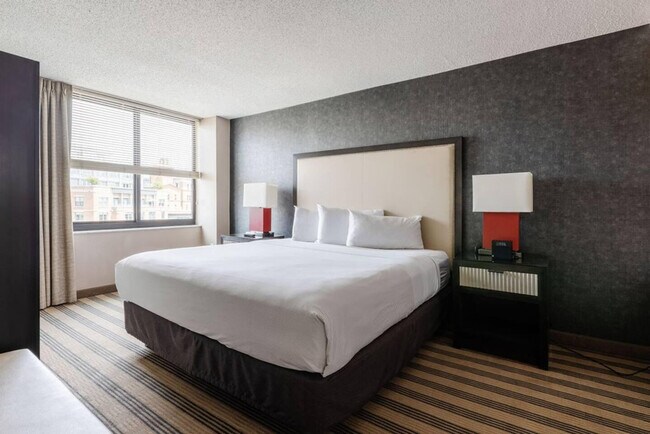 2500 Pennsylvania Ave NW in Washington, DC - Building Photo - Building Photo
