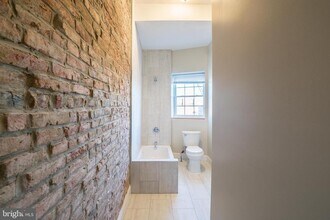 1126 E Passyunk Ave in Philadelphia, PA - Building Photo - Building Photo