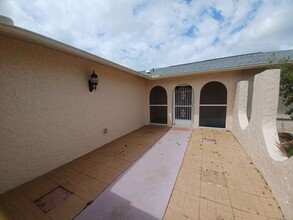 5316 SW 8th Pl in Cape Coral, FL - Building Photo - Building Photo