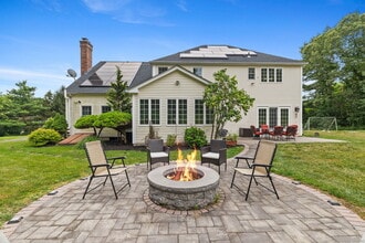 745 Cook Hill Rd in Cheshire, CT - Building Photo - Building Photo