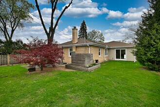 2307 Edna Ave in Park Ridge, IL - Building Photo - Building Photo