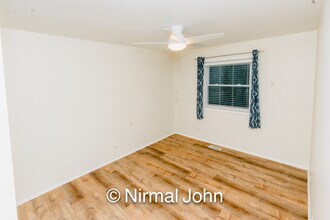 30 Monterey Dr in Vernon Hills, IL - Building Photo - Building Photo