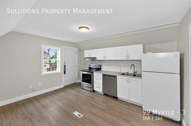 99 Myrtle Ave in Hamilton, ON - Building Photo - Building Photo