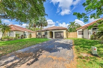 5511 NW 49th Terrace in Coconut Creek, FL - Building Photo - Building Photo