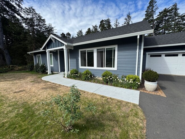 140 Mahala Wy in Otter Rock, OR - Building Photo - Building Photo