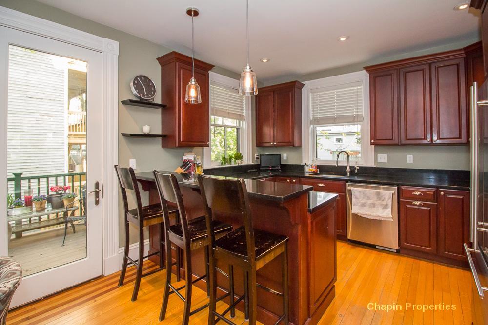 150 Cypress St, Unit 150 in Brookline, MA - Building Photo