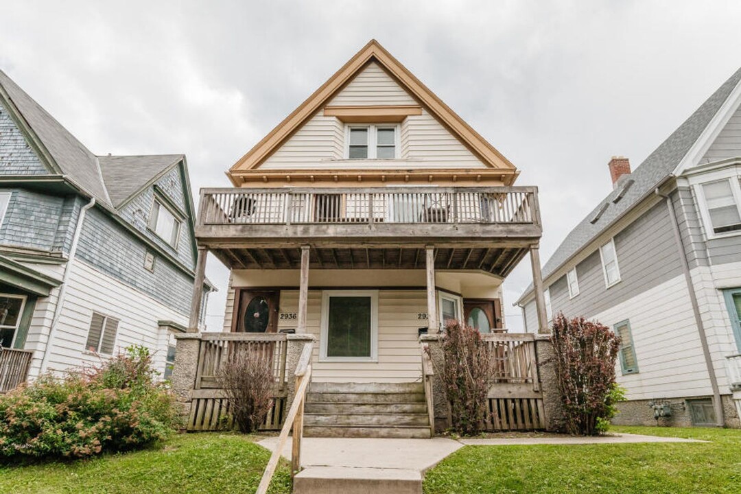 2934 N Cramer St in Milwaukee, WI - Foto de edificio