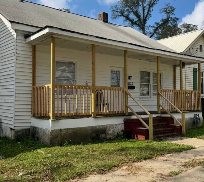 property at 222 Telfair St