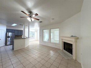 1523 Bradbury Ln in Austin, TX - Building Photo - Building Photo