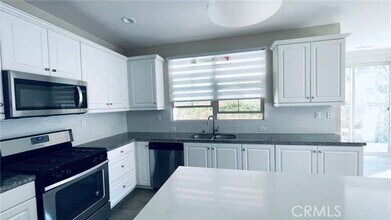 140 Parkwood in Irvine, CA - Building Photo - Building Photo