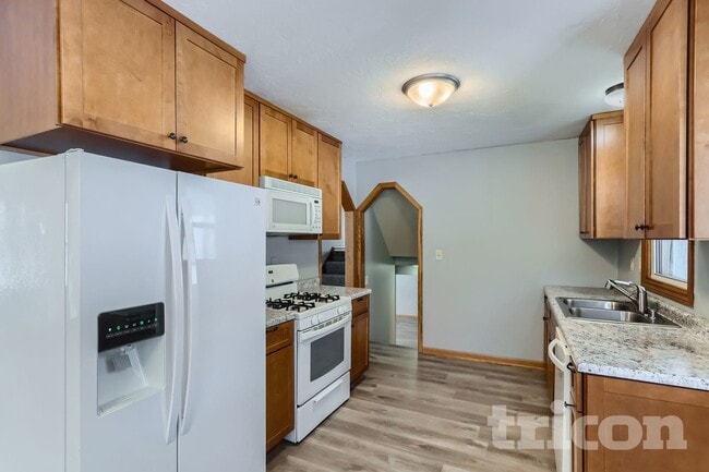 4400 W 111th St in Bloomington, MN - Building Photo - Building Photo