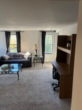 277 Center St, Unit Apt b in Roxbury Township, NJ - Building Photo - Building Photo