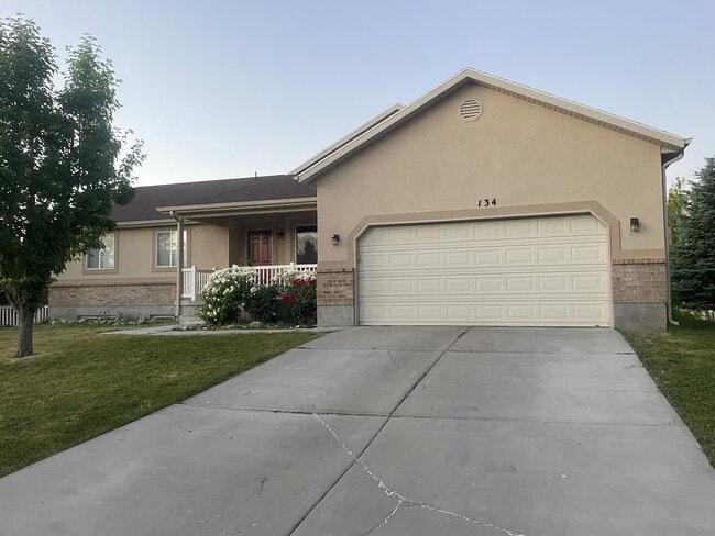 property at 134 Lakeview Dr