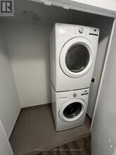 430-4430 Square One Dr in Mississauga, ON - Building Photo - Building Photo