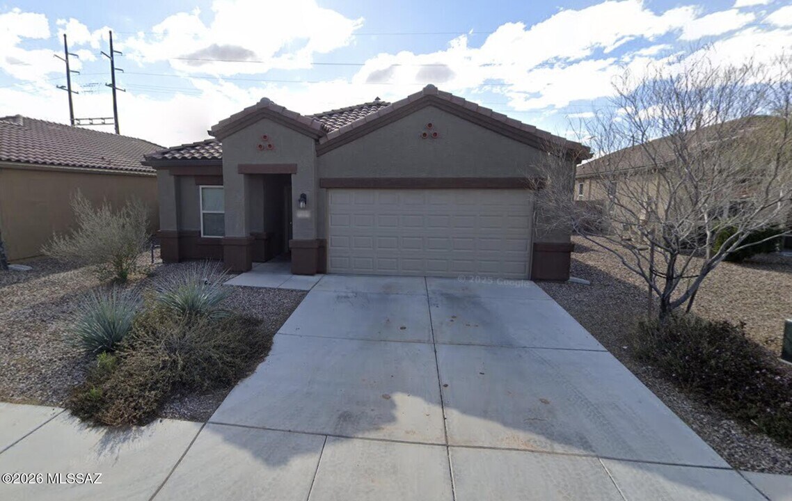 9143 Blue Roan Ln in Marana, AZ - Building Photo