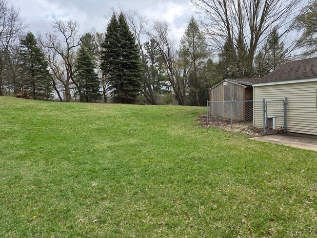 4636 Wakefield Ave NE in Comstock Park, MI - Building Photo - Building Photo