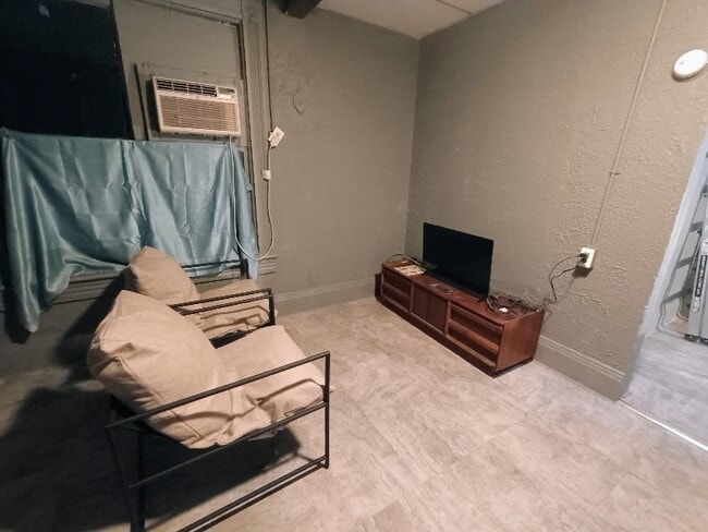 9 Nutt Ave in Uniontown, PA - Foto de edificio - Building Photo