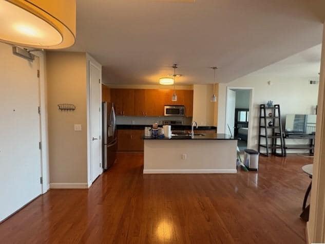 property at 711 Cosmopolitan Dr NE
