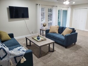 1161 Lake Ave, Unit 225 in Metairie, LA - Foto de edificio - Building Photo