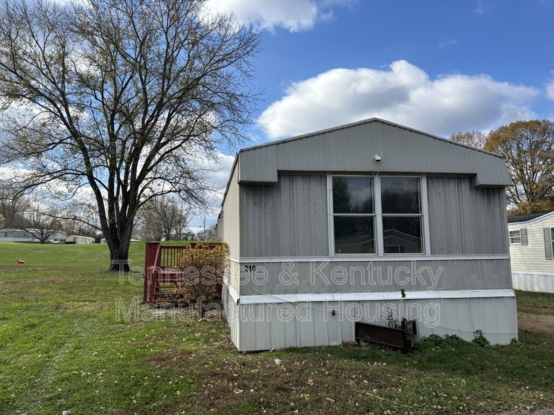 210 Hillsdale Estates Ln in Dixon Springs, TN - Foto de edificio