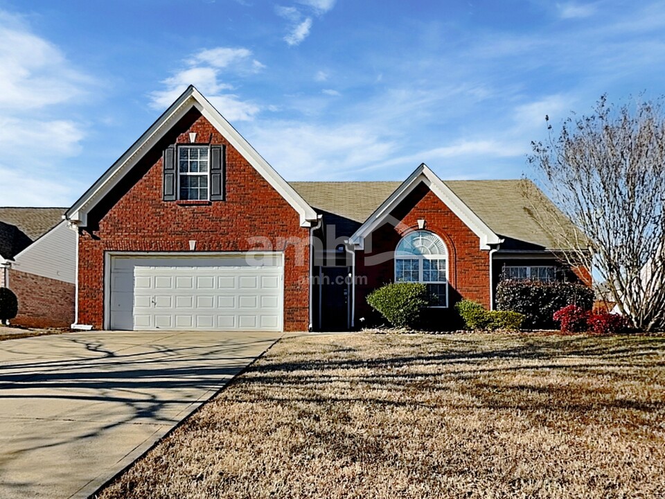 570 Mattie Farm Pl in Lawrenceville, GA - Building Photo