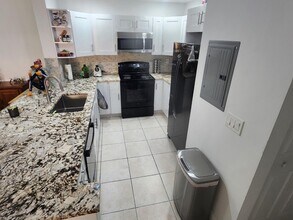 6013 10th Ave N in Greenacres, FL - Building Photo - Building Photo