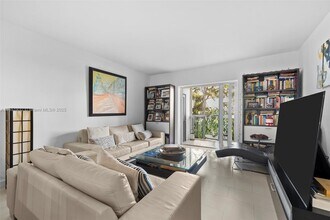 240 Galen Dr in Key Biscayne, FL - Building Photo - Building Photo