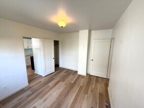 1246 Pacific Beach Dr in San Diego, CA - Building Photo - Building Photo