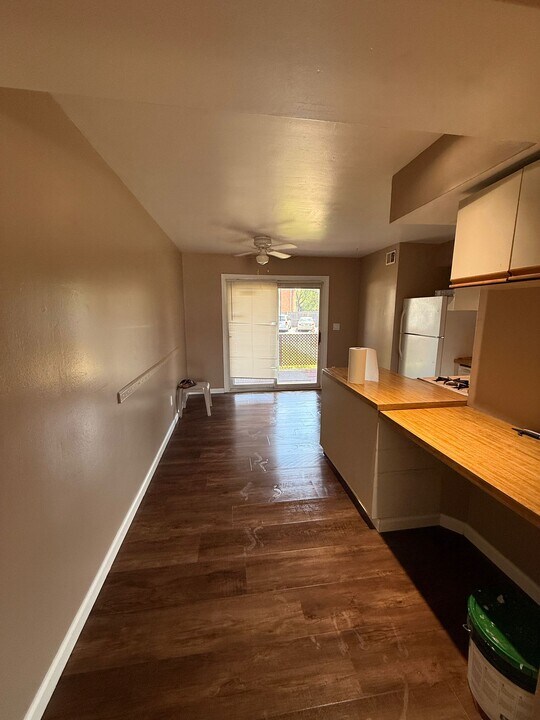 182 Evergreen Rd in Edison, NJ - Building Photo