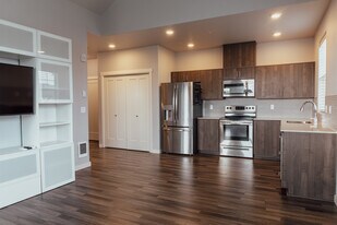 16284 NW Chadwick Way in Portland, OR - Building Photo