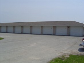 Clearview Apartments in Saint Nazianz, WI - Foto de edificio - Building Photo