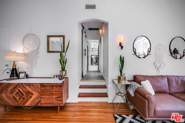 1205 N Beverly Glen Blvd in Los Angeles, CA - Building Photo - Building Photo