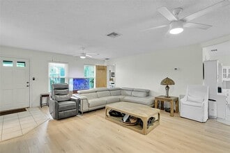 4540 SW 26th Terrace in Fort Lauderdale, FL - Building Photo - Building Photo