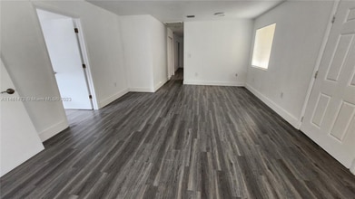 550 NW 58th St in Miami, FL - Building Photo - Building Photo