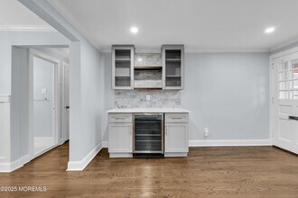 102 Manor Dr in Red Bank, NJ - Building Photo - Building Photo