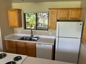 3702 Lower Honoapiilani Rd in Lahaina, HI - Building Photo - Building Photo