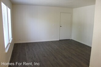 1704 W Olive Ave in Porterville, CA - Building Photo - Building Photo