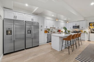 Historic-Charming Apartment Steps from the South Side of Campus in Berkeley, CA - Building Photo - Building Photo