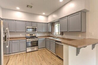 63 E Calle Puente Azul in Sahuarita, AZ - Building Photo - Building Photo