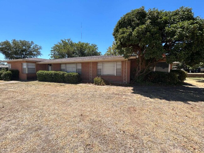 8302 I-27 in Lubbock, TX - Building Photo - Building Photo