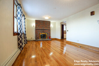 42 Gerrish St, Unit 1 in Boston, MA - Building Photo - Building Photo