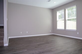 118 Artesian Way in New Caney, TX - Foto de edificio - Building Photo