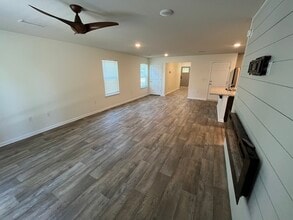 691 Earl Godwin Rd in Freeport, FL - Building Photo - Building Photo