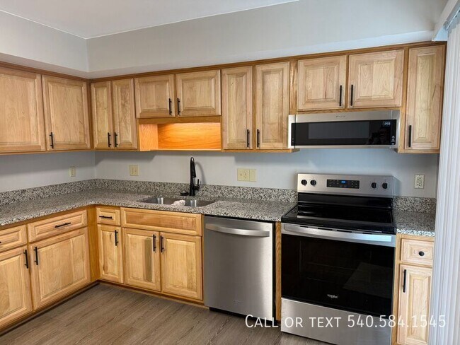 5015 Polly Hill Ln in Roanoke, VA - Building Photo - Building Photo