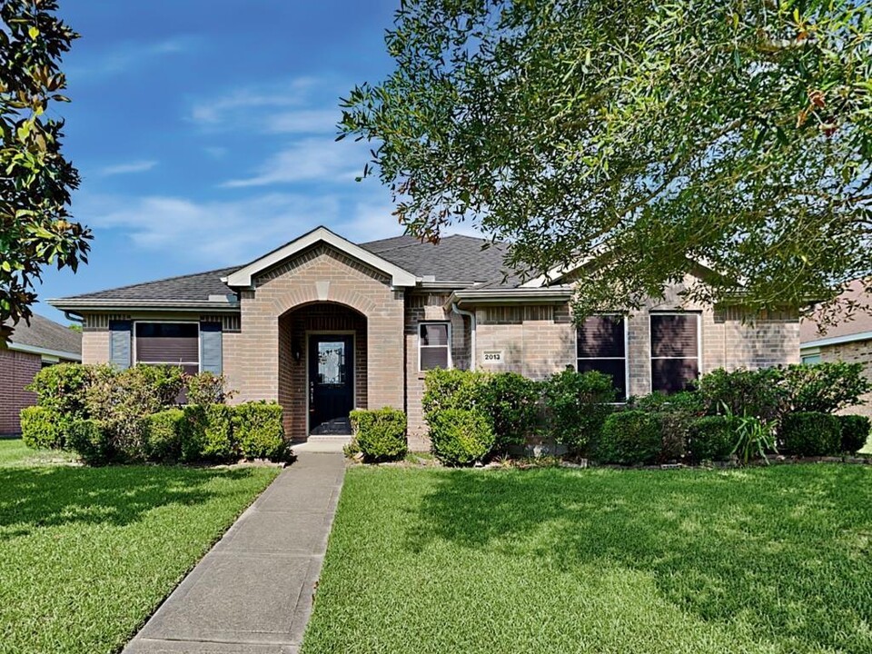 2013 Tranquility Ln in League City, TX - Building Photo