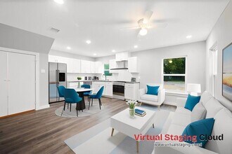 8215 Crestview Dr in Houston, TX - Building Photo - Building Photo