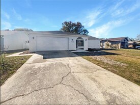 7846 Cayuga Dr in New Port Richey, FL - Building Photo